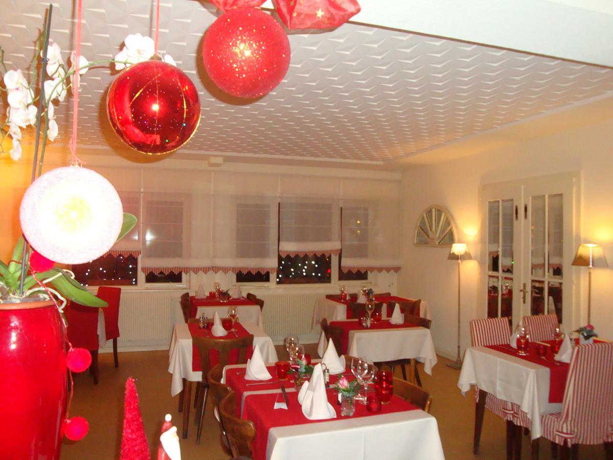 Hotel Restaurant Aux Sapins Thann Exterior foto