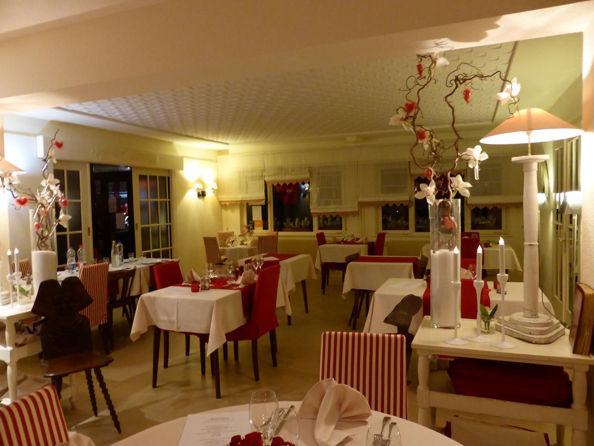 Hotel Restaurant Aux Sapins Thann Exterior foto